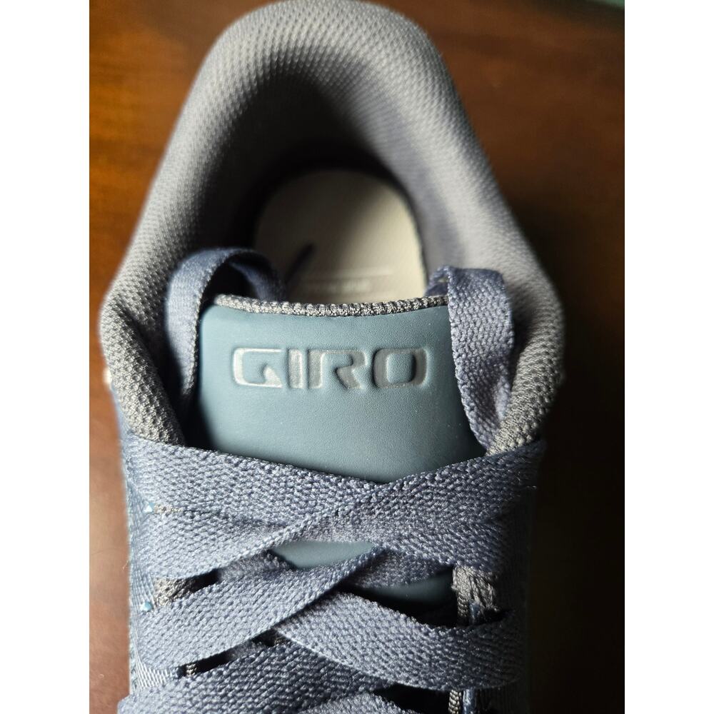 Women’s Giro MTB Cycling Shoes Size 9 Navy Blue Clipless Mountain Bike Shoes New